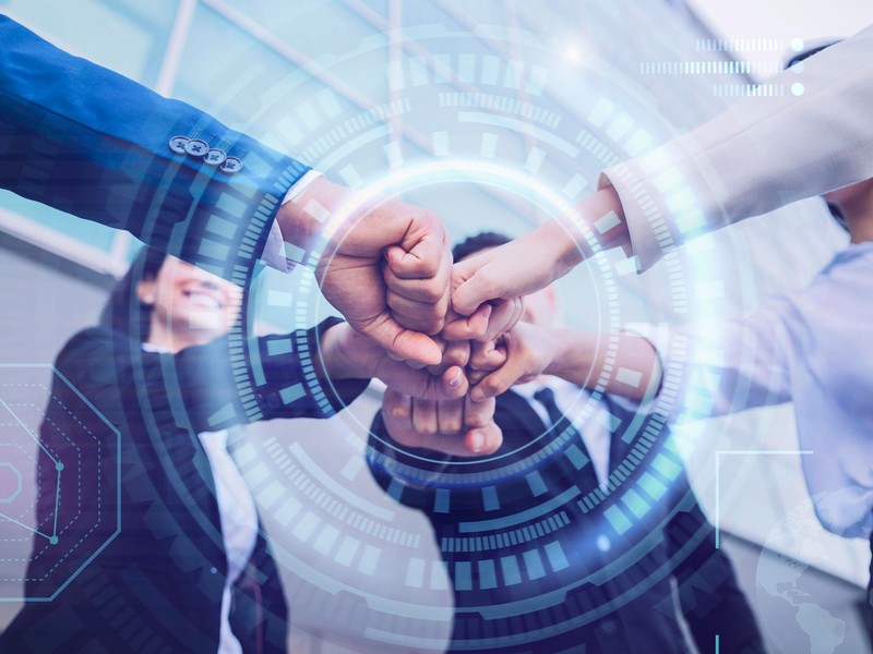 Hình ảnh đội ngũ hỗ trợ TT88 sẵn sàng giúp đỡ người chơi